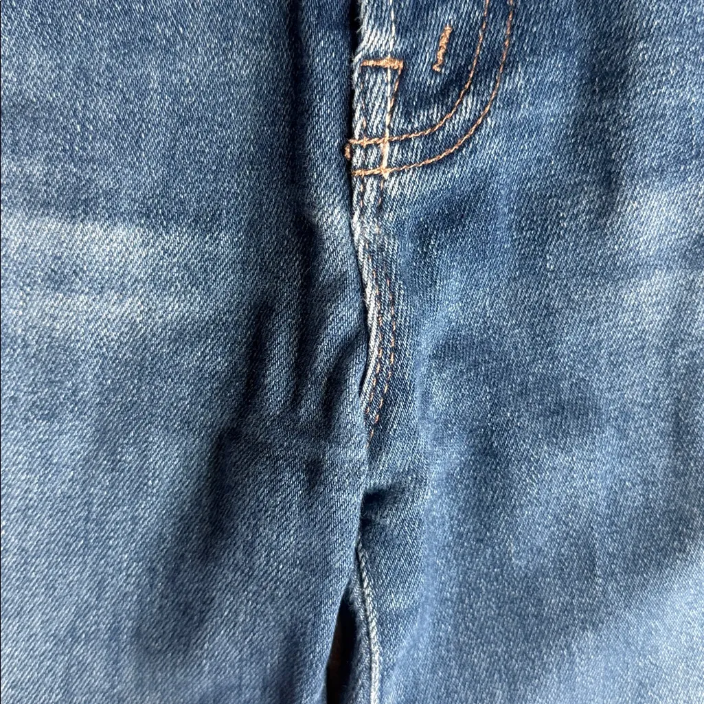 MOTHER The Insider Crop Step Fray Flared Jeans in Sweet And Sassy 25 Blue - Image 15