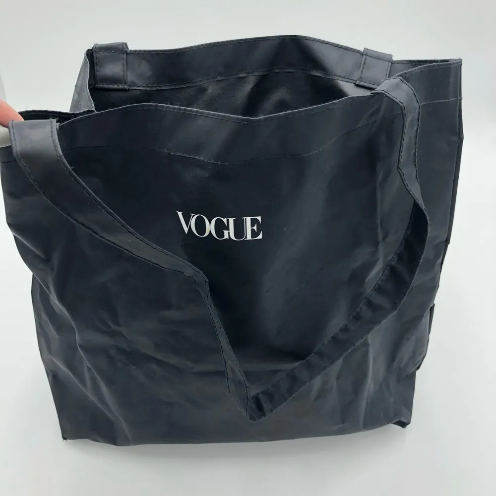 Vintage Vogue Plastic Black Tote Bag - Image 8