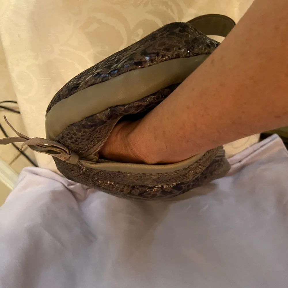 Pinky leather Brown Snake Print Shoulder Bag - Image 7