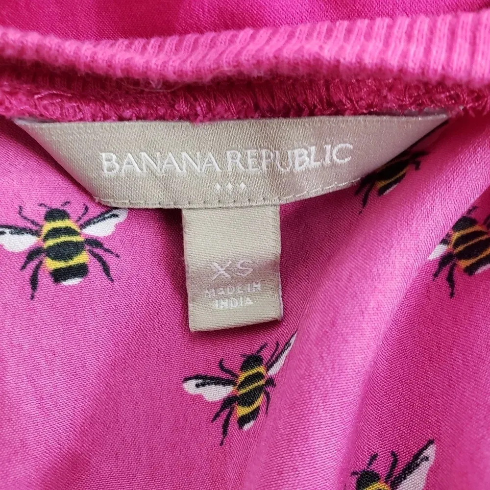 Banana Republic Bubble Bee Tank Top - Image 6