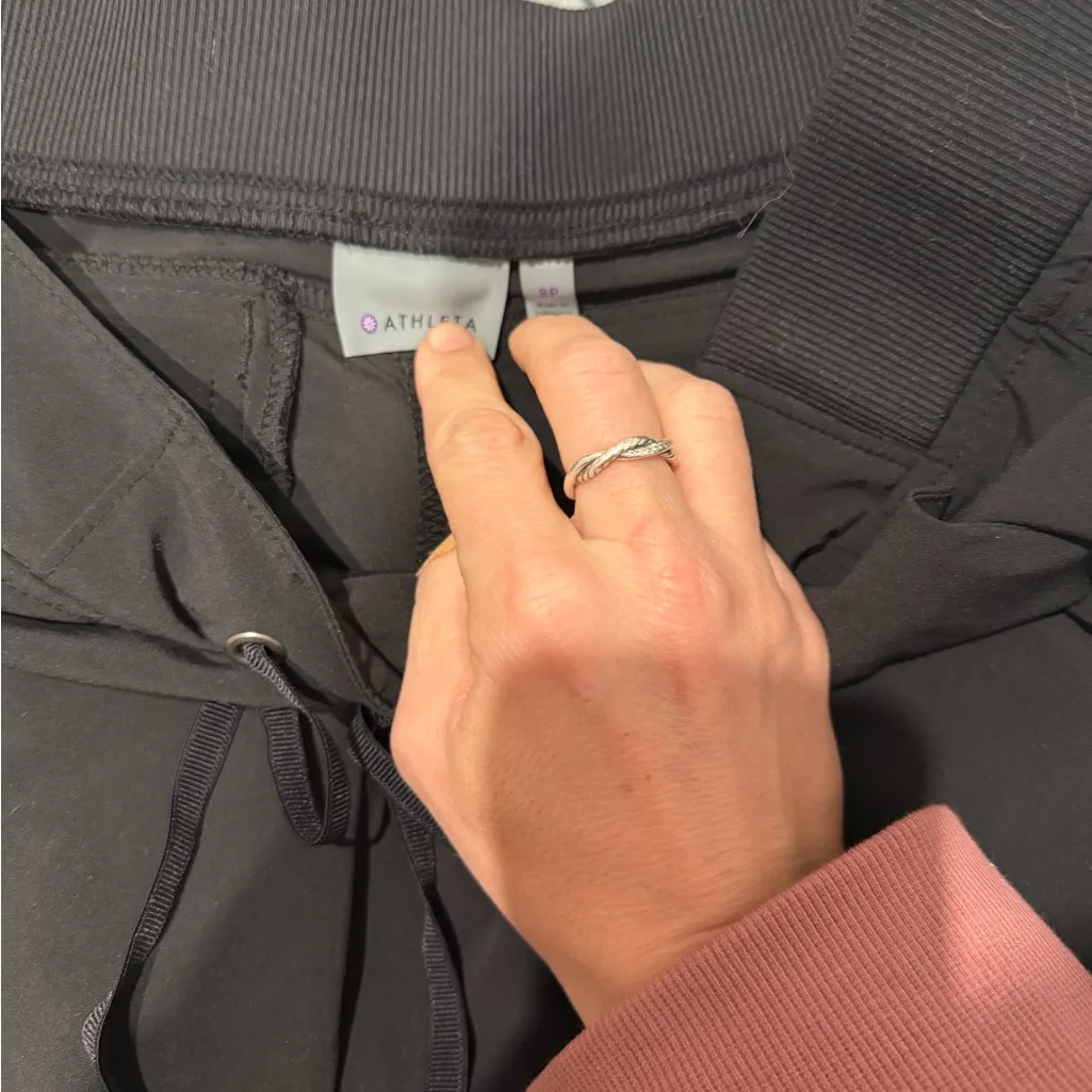 Athleta tapered pants 8 petite - Image 3