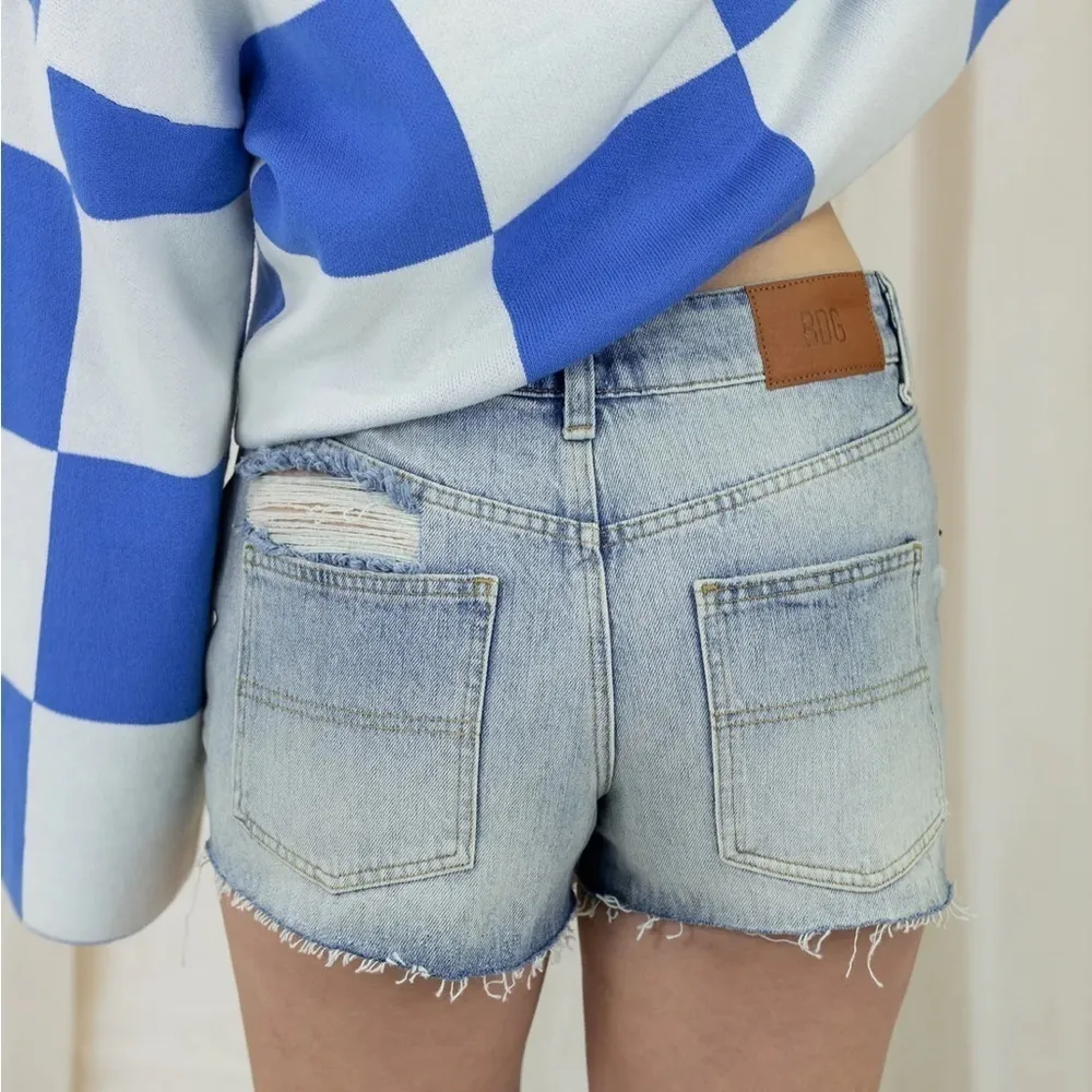 BDG Urban Outfitters Harri Low Rise Boyfriend Distressed Denim Jean Shorts 27 - Image 2