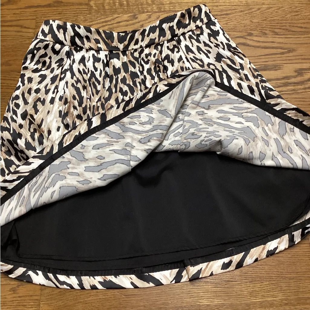 White House Black Market skirt. Leopard print. Size 10 - Image 5