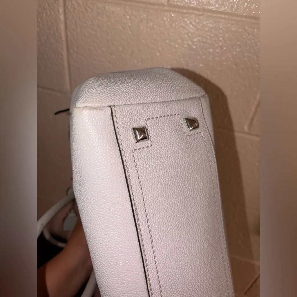 Henri Bendel “Carlyle” Purse 🤍 - Image 3