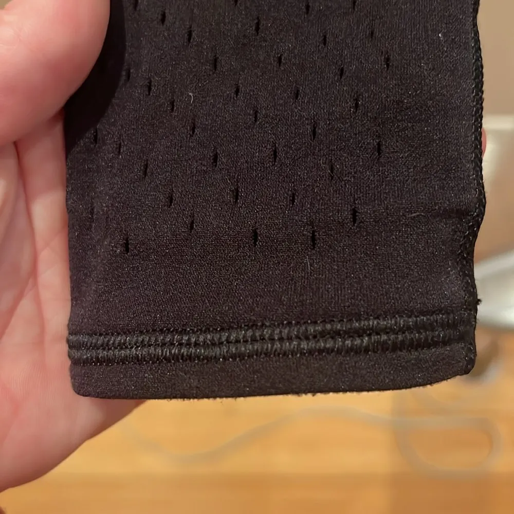 Lululemon Women’s Black Leggings Size 2 Mesh or Dot hole pattern on legs - Image 6