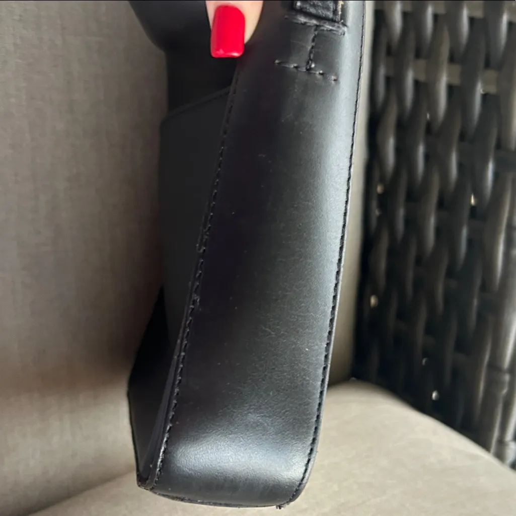 Nisolo Clara deep black leather crossbody bag minimalist preppy chic witchy - Image 4