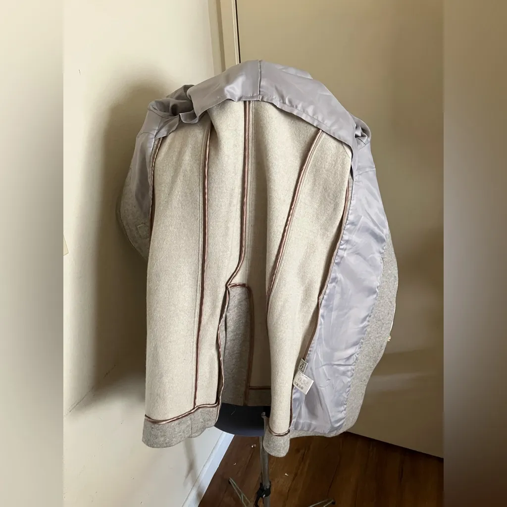 Japanese Women's Classic Lambswool Duffel Coat Gray with Gold Accents - Image 7