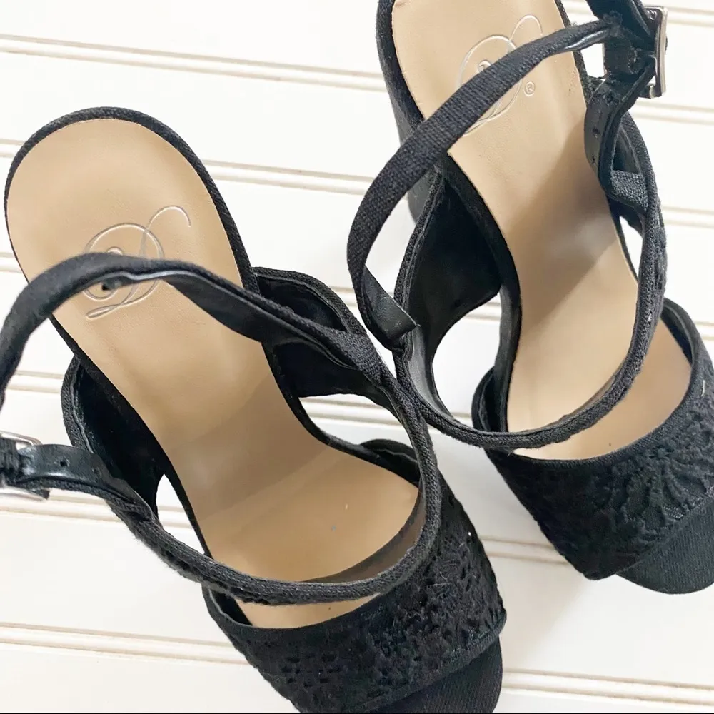 6" Lace detail heels Size 7 Black - Image 4