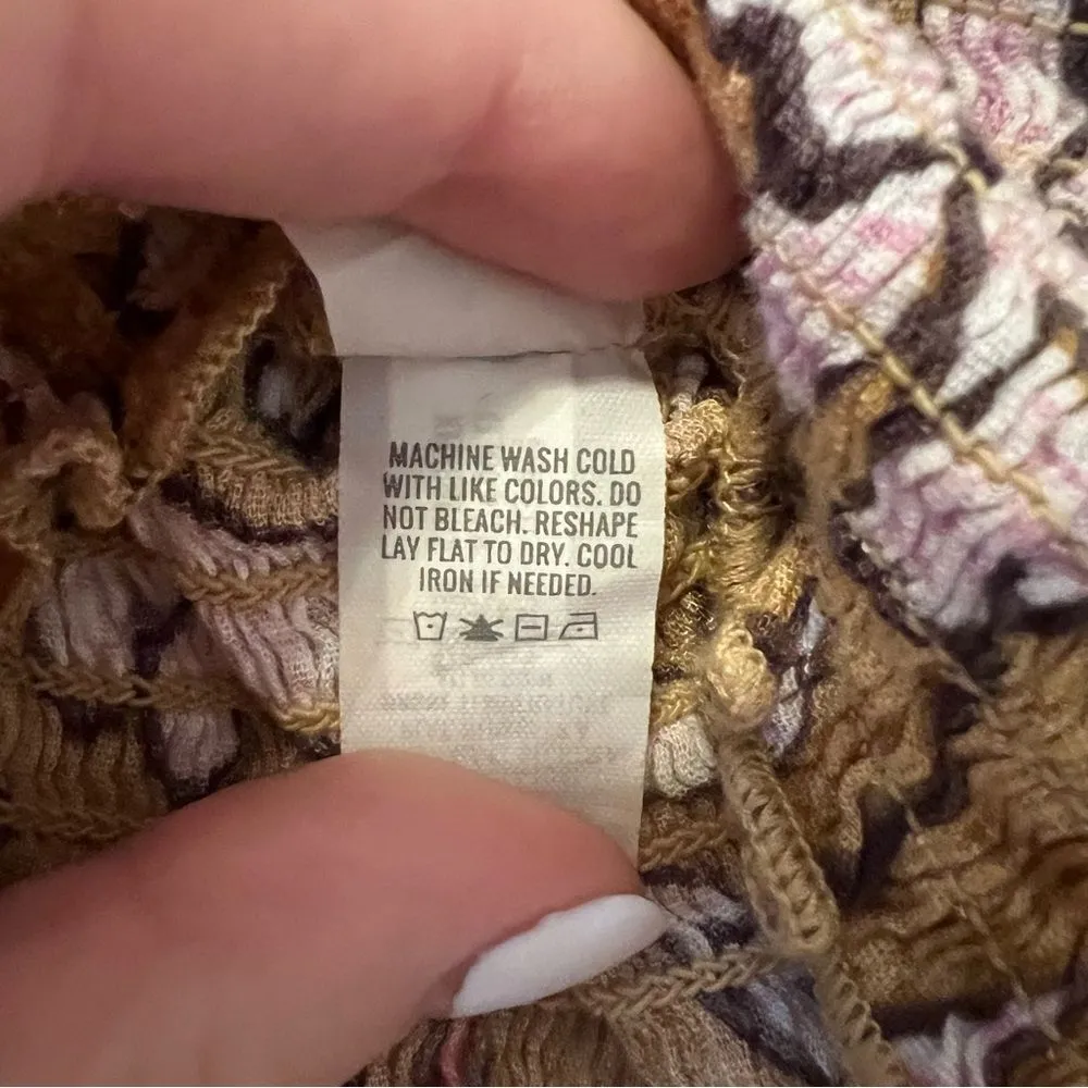 Jungle Thrills Floral Smocked Tank Top Size Medium - Image 8