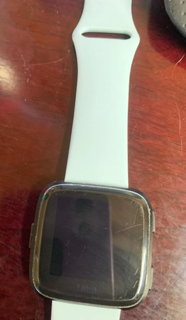 Fitbit Versa - Image 4