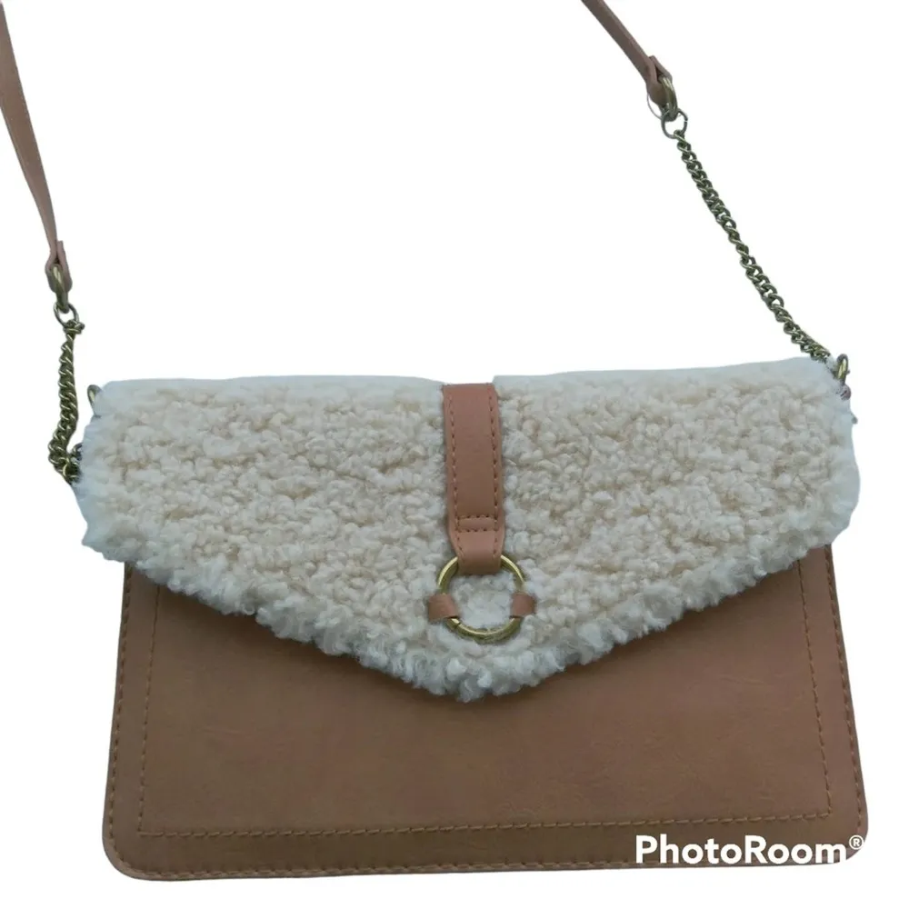 Universal Thread Crossbody Tan with Sherpa Bag - Image 2