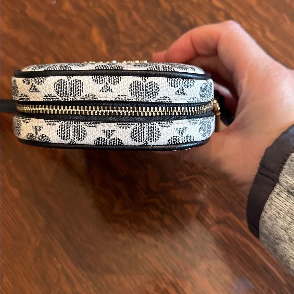 Kate Spade KG490 Spade Flower North Side Phone Crossbody Navy - Image 6