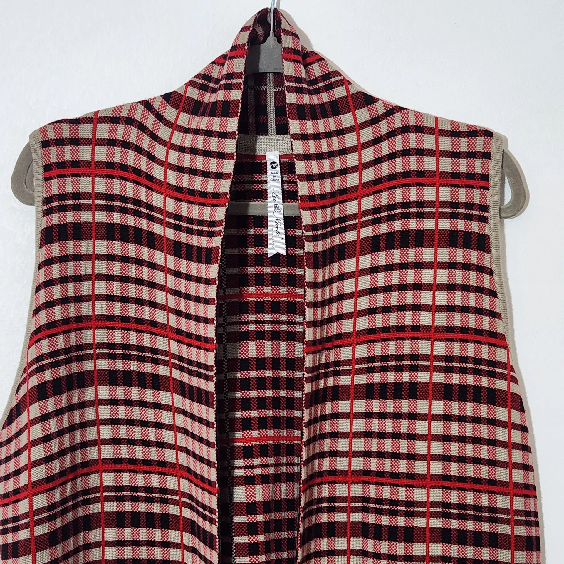 Leo & Nicole Red and Khaki Plaid Sleeveless Sweater Cardigan Size Medium Petite - Image 3