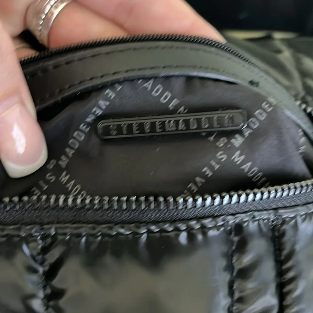 Steve Madden Bhollis Metallic Puffer Shoulder - Image 5