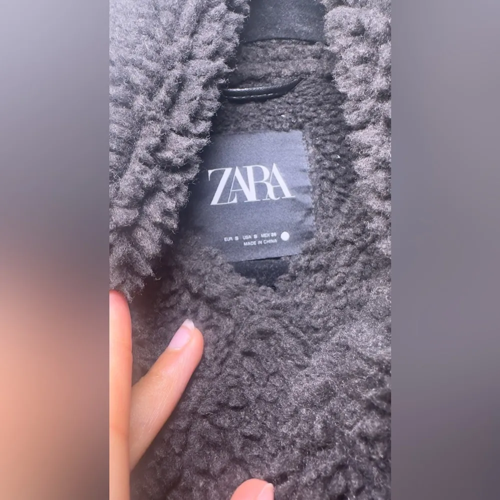 Double face faux leather jacket Size small - Image 3