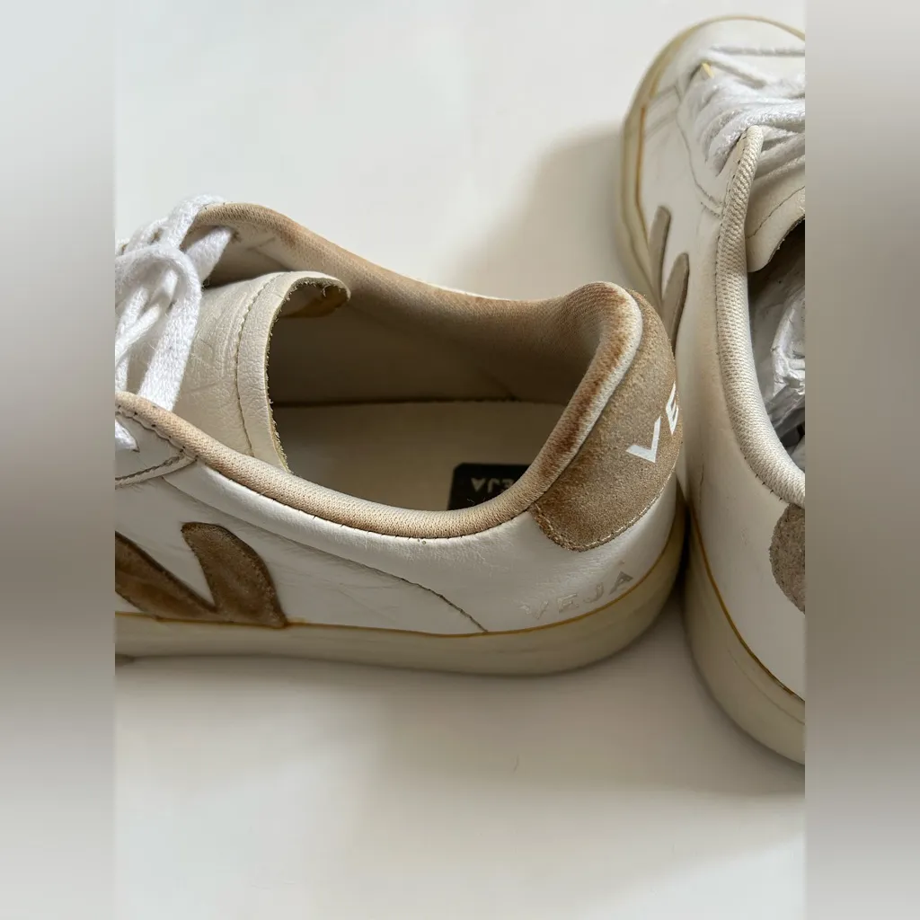 Veja campo chromefree leather sneakers white/almond sz 8 - Image 9