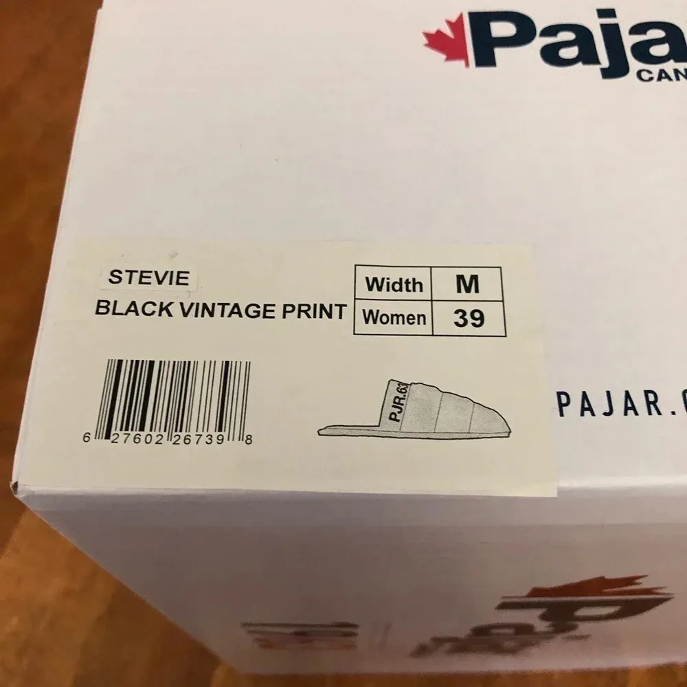 PAJAR/ Stevie/ black vintage slippers, size 39 European, new in Box - Image 5