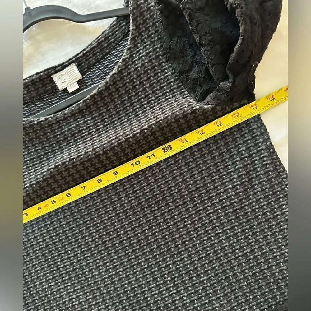 Anthropologie Postcard Knit Tunic/ short  Dress XS Black Gray Lace Sleeves - Image 6