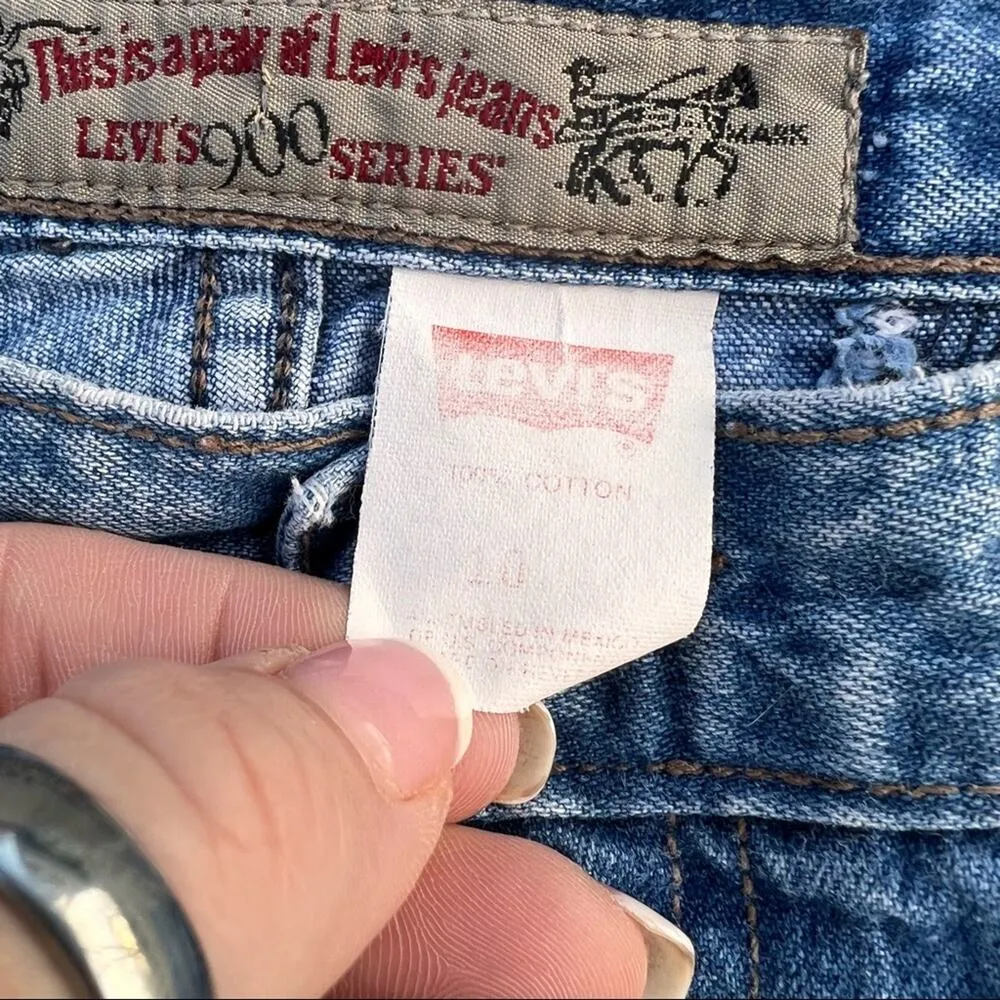 Rare Vintage 90’s Levi’s 900 Series high rise pleated bareback taper ankle jeans - Image 5