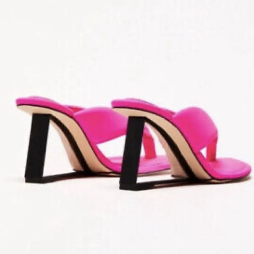 GOOD AMERICAN Neon Pink Cinderella Lucite Wedge Heel‎ Thong Scuba Womens Size 4 - Image 7