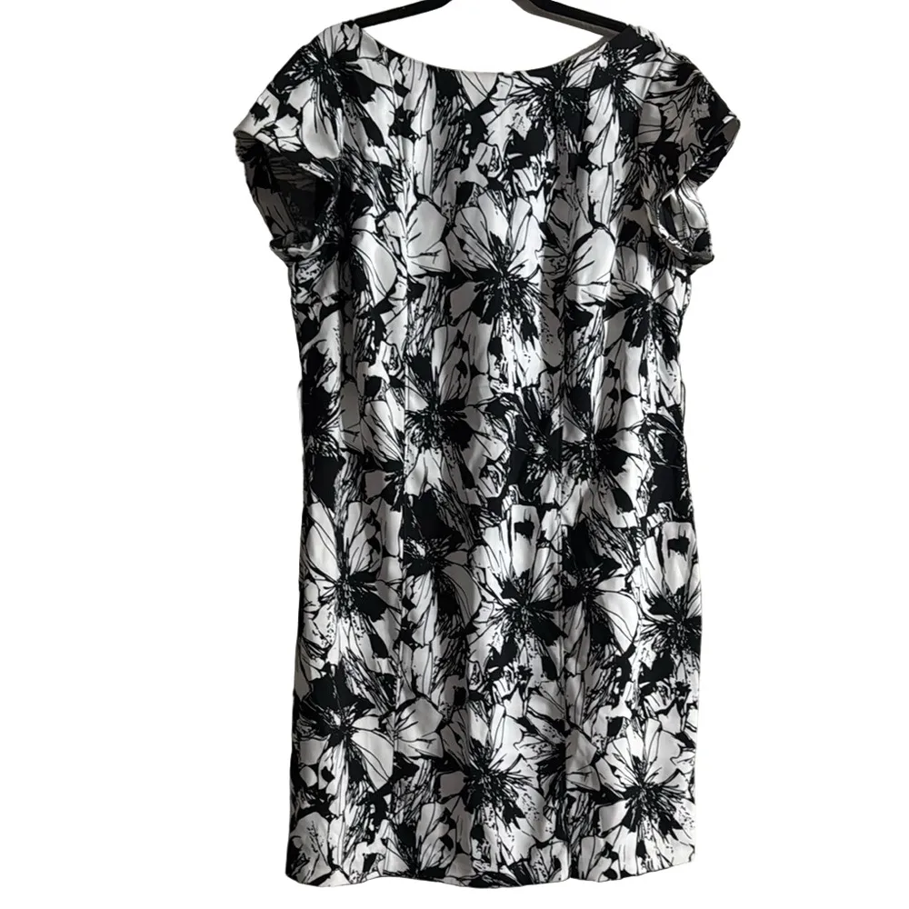 Avenue Black and White Sheath Dress with Flutter Sleeves - Image 2