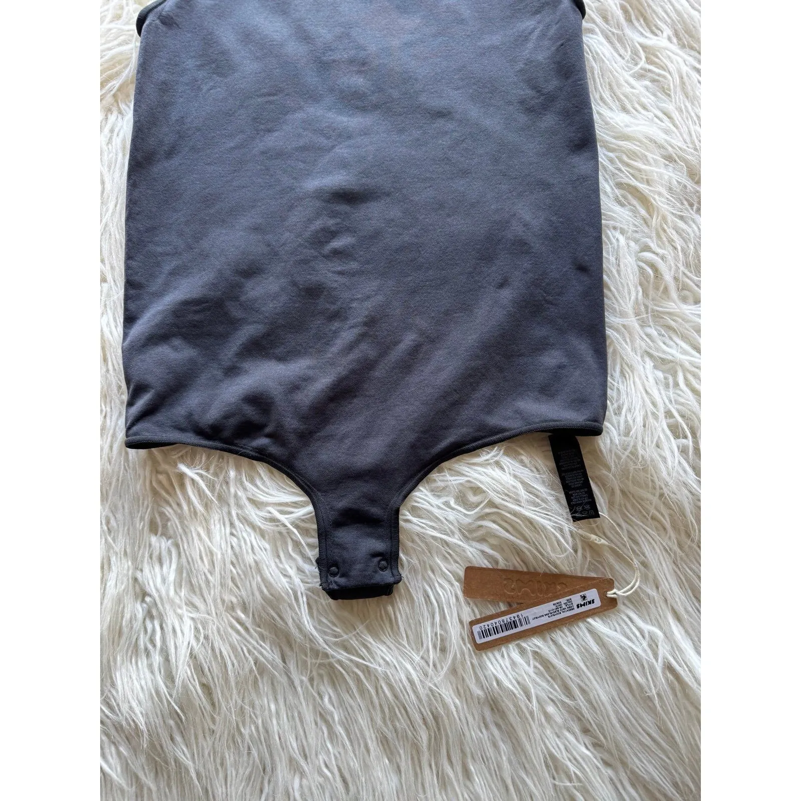 Skims Essential Crew Neck Sleeveless Bodysuit Onyx XXS/XS - Image 6