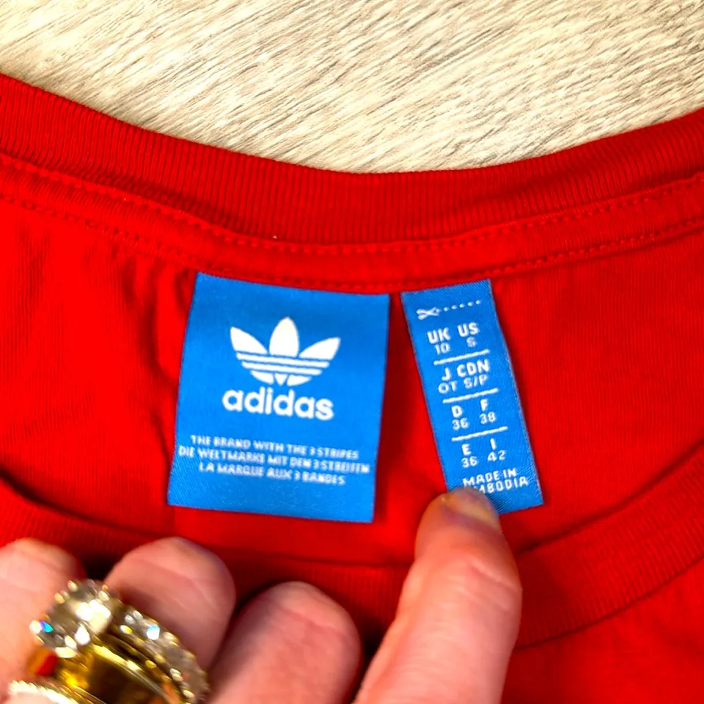 ❤️WOMANS ADIDAS TRI-FOLD LOGO CROP TOP•Size:Small❤️ - Image 3