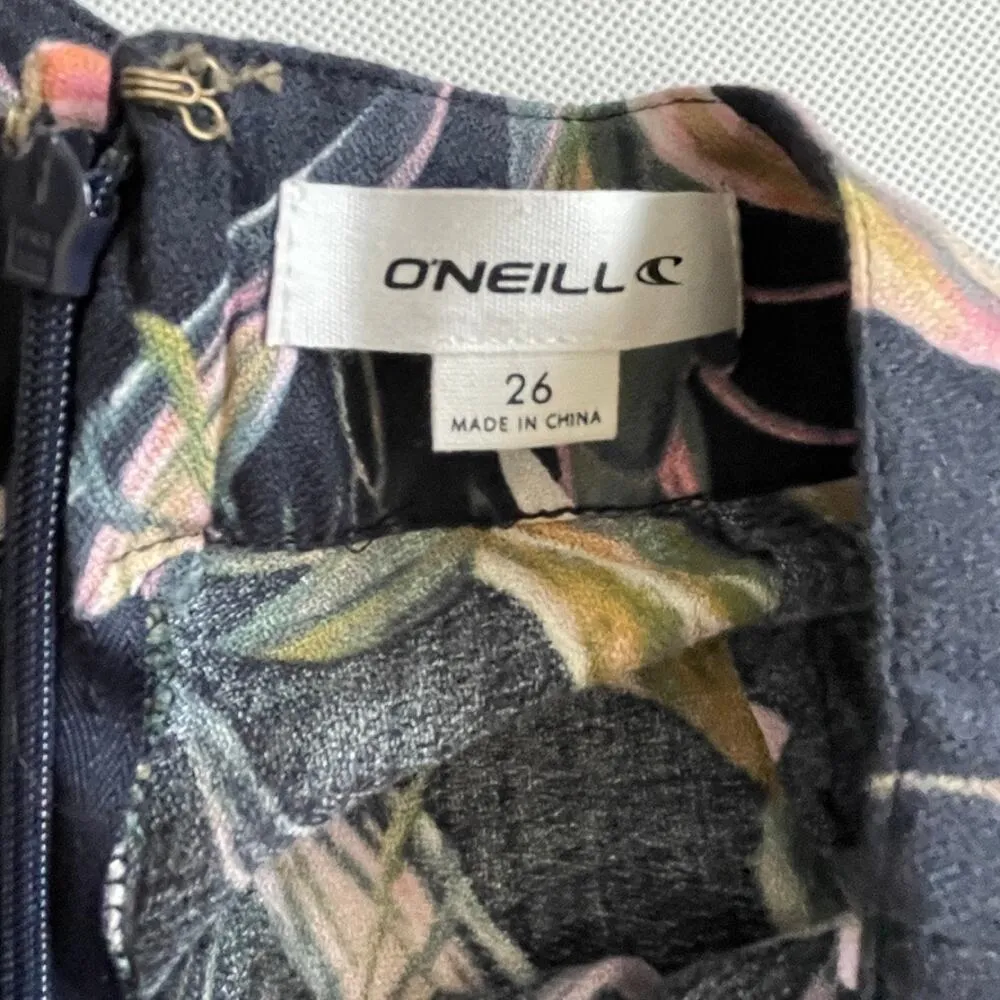 O'Neill Tropical Floral Shorts New 26 - Image 7