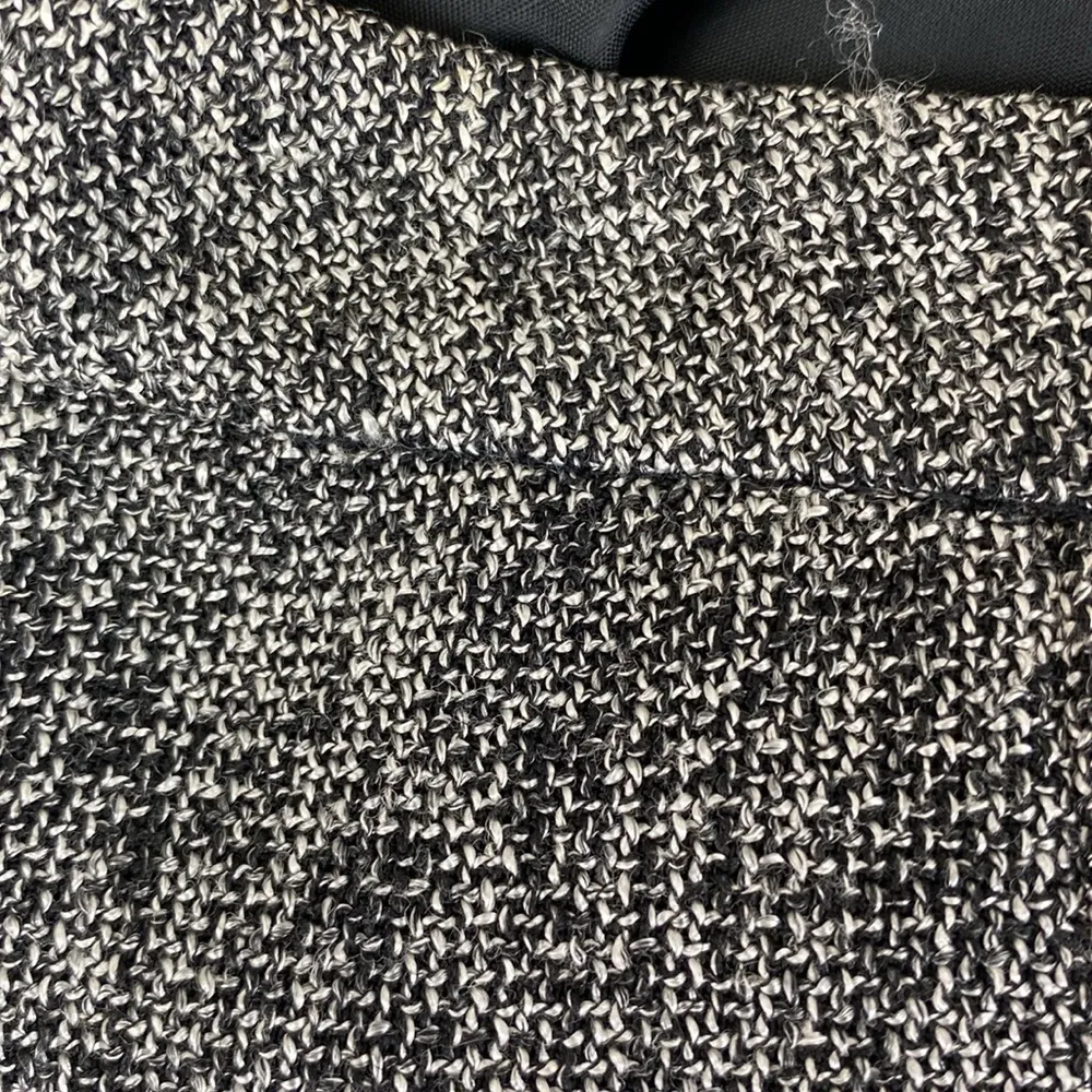 Bloomingdale’s Black & Gray Woven Flair Hem Knee Length Skirt 8 - Image 3