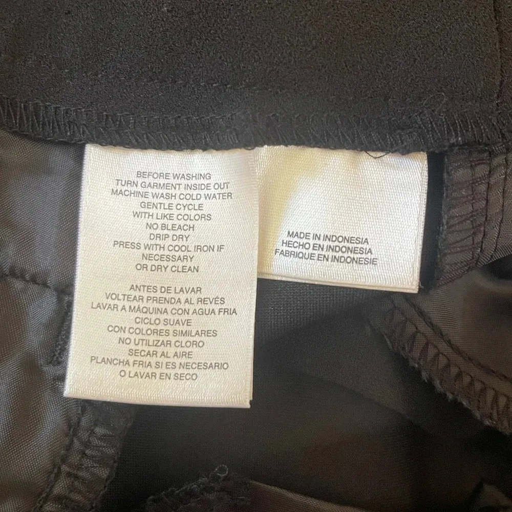 Women’s Anne Klein black straight leg slacks trousers dress pants, Size 6 - Image 4