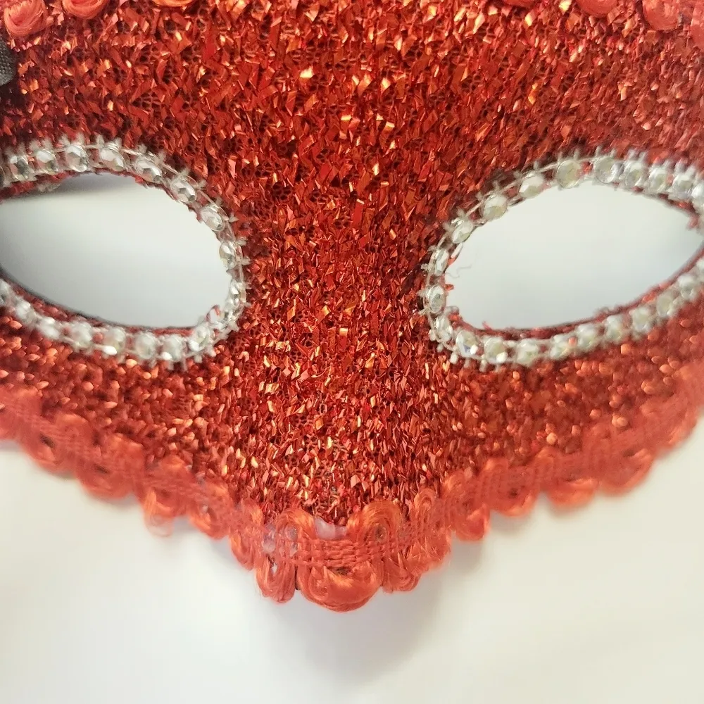 Women's masquerade mask Red - Image 3