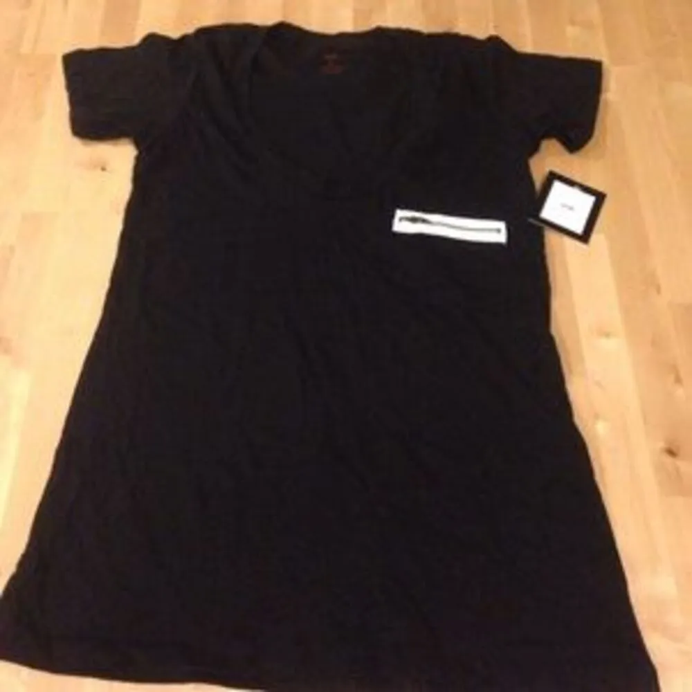 LnA black zipper‎ tee shirt medium - Image 4