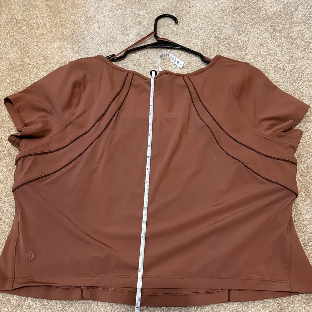 Lululemon Square Neck Mesh and Nulu Yoga T-Shirt Size 18 - Image 9