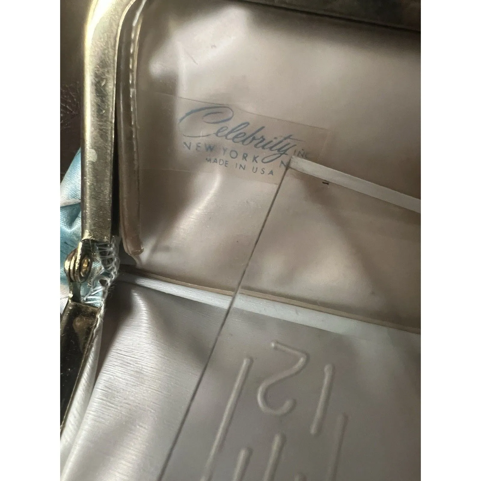 Vintage Lucite 1950's Abstract floral design clutch Made In USA Gold Tone Frame - Image 3