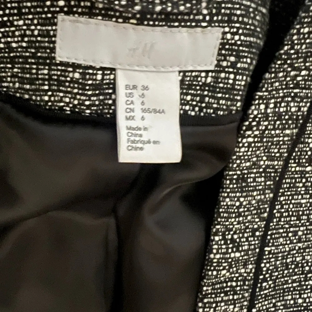 Womens H&M black white blazer - Image 2