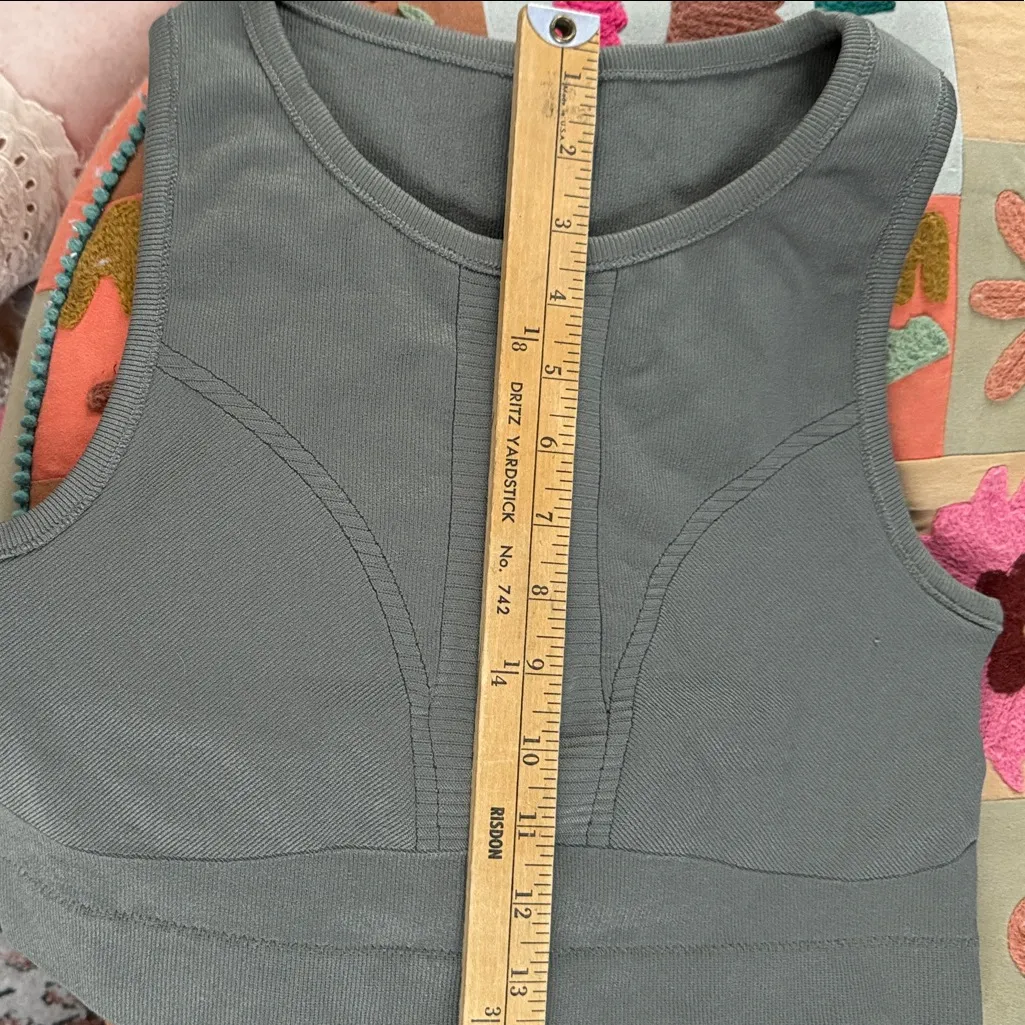 Gray/Green Sleeveless Zip - Image 7