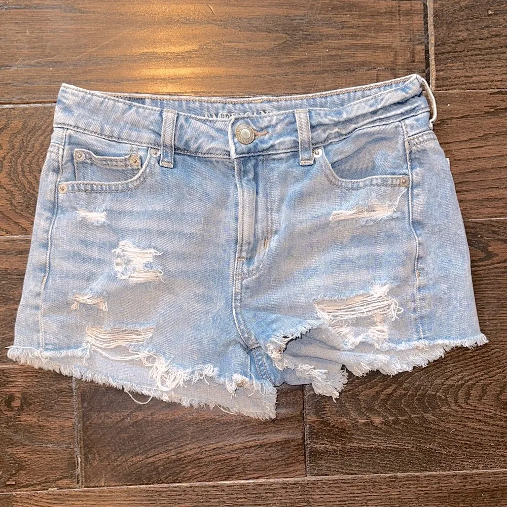 American Eagle Outfitters Blue Distressed Jean tomgirl shortie shorts size 2 - Image 2