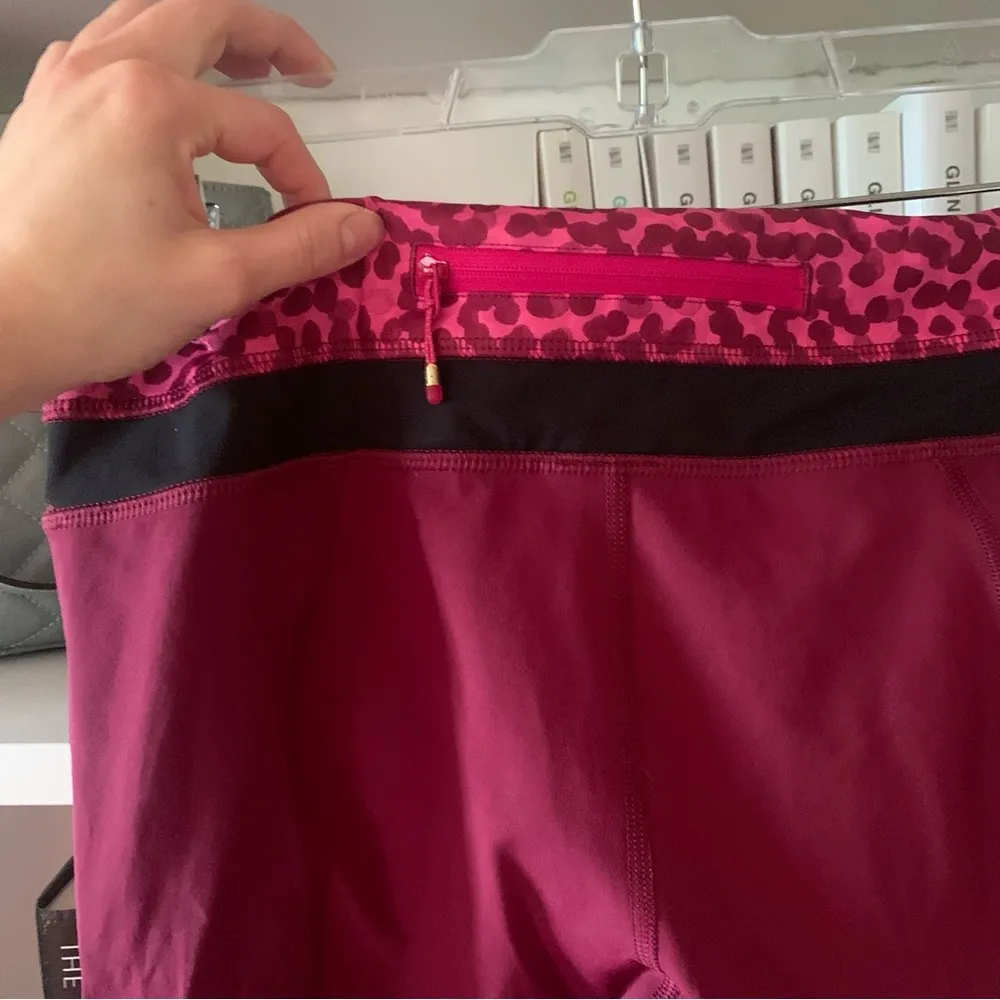 Lululemon Run Inspire Crop 2 Dashing Purple Ace Spot Jeweled Magenta Size 10 - Image 5