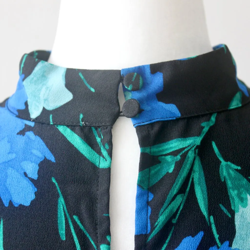 J. Crew Blue Black Floral Short-Sleeve Mock-Neck Whimsigoth Blouse Extra Small - Image 6