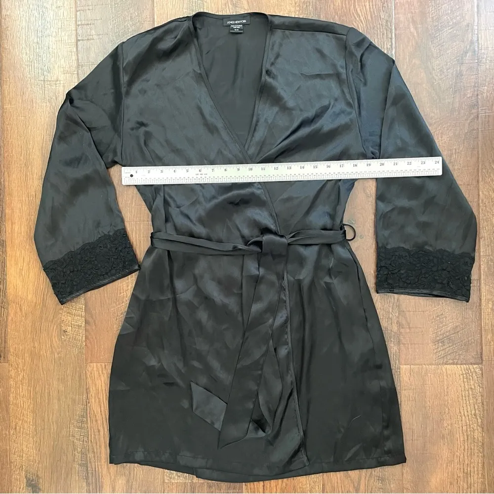 JONES NEW YORK black mini robe, size S/M - Image 5