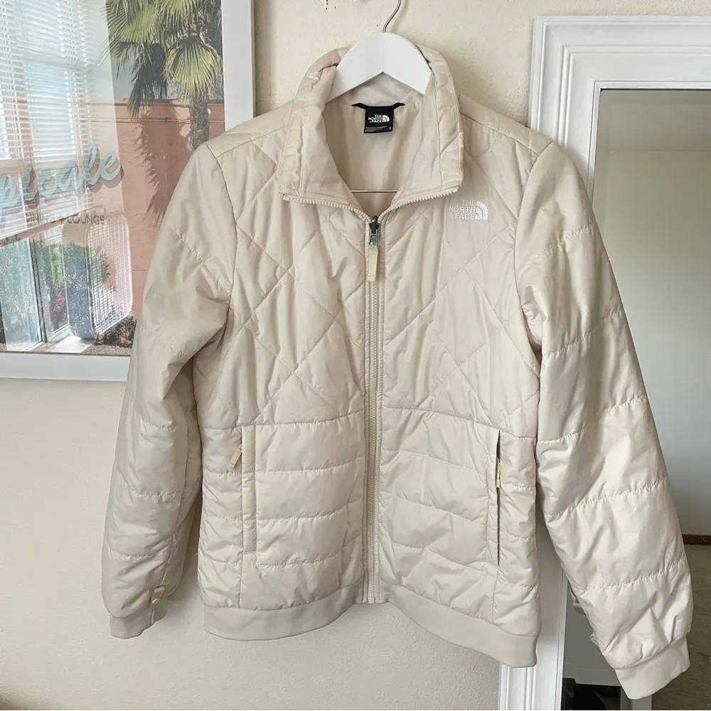The North Face Monarch Quilted Puffer Jacket in Cream Women’s Medium - Image 2