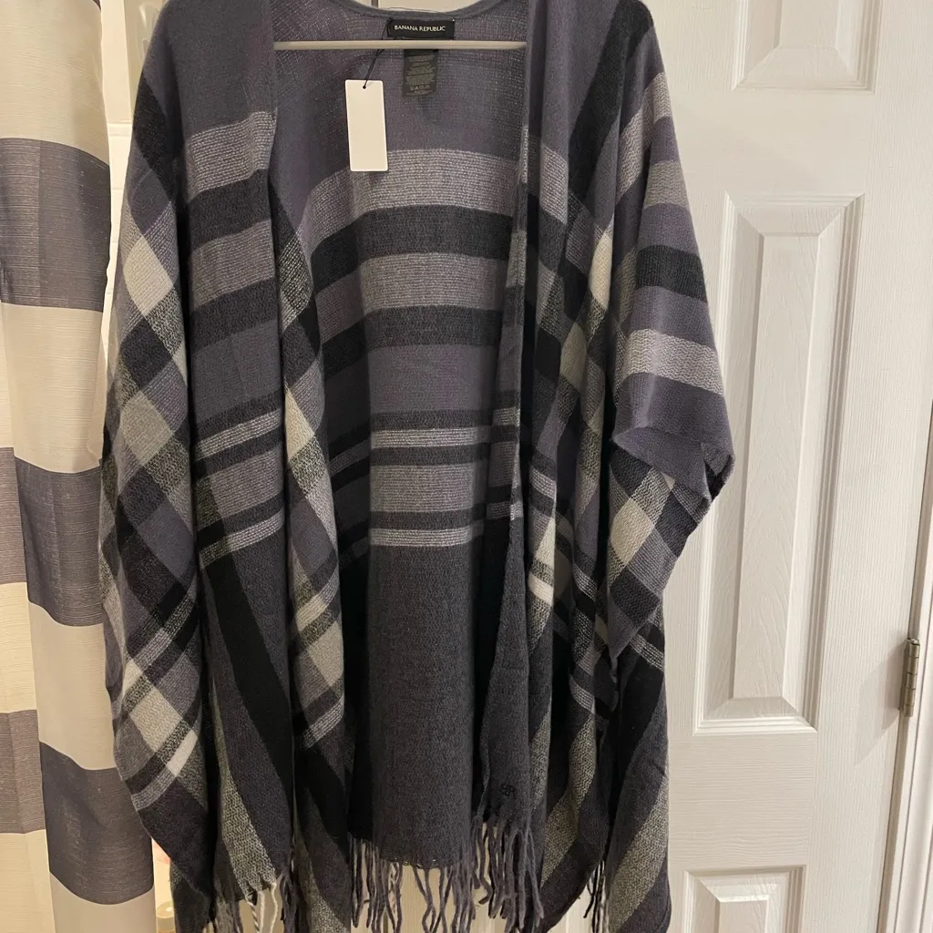Banana Republic Cashmere Blend Karen Purple Plaid Shawl/Cape/Wrap - Image 2