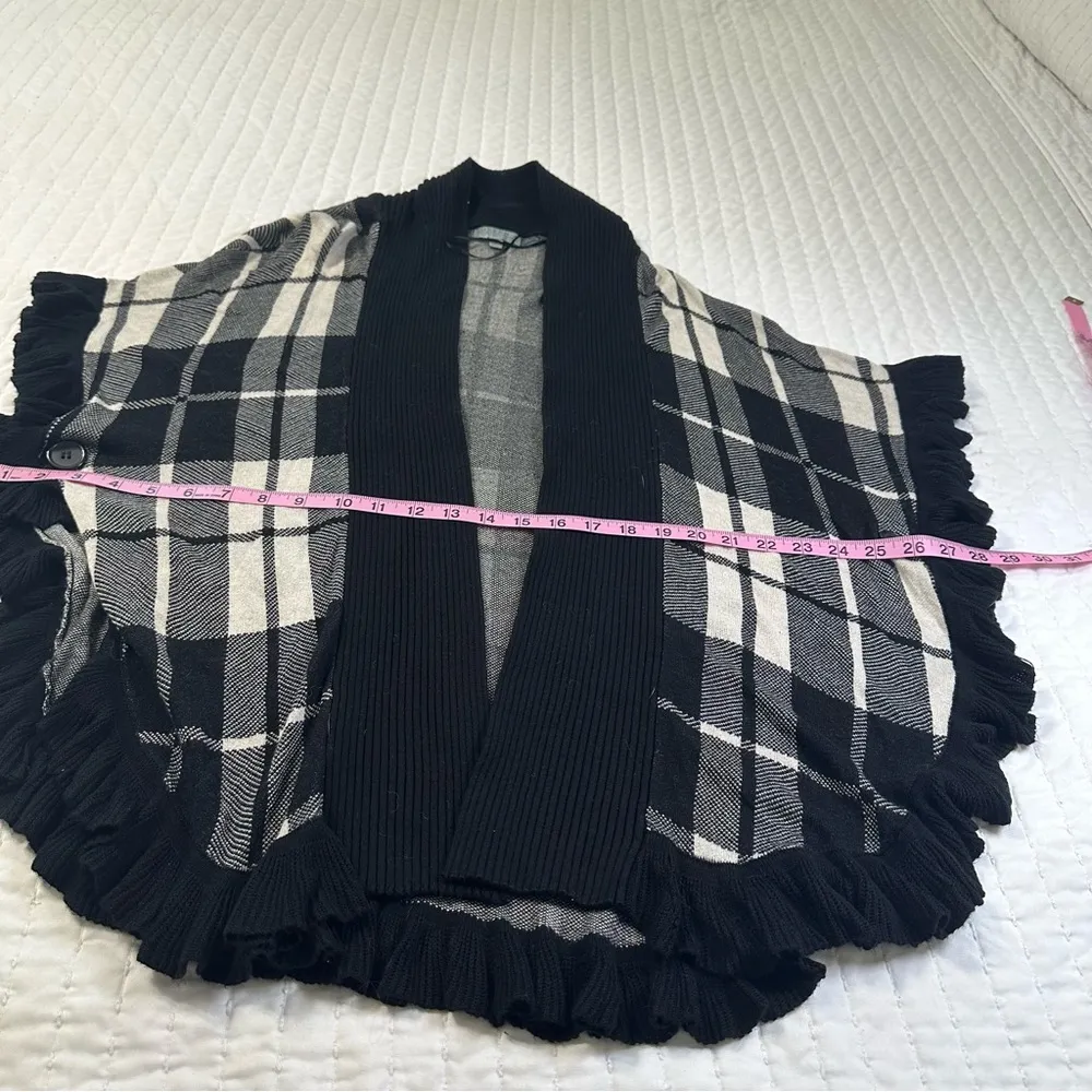 Joseph A. Preppy Women's Black and Cream Plaid Cardigan Sweater - Image 6