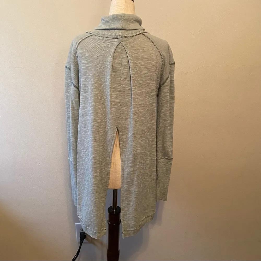 We The People Sweater Size XS - Image 3