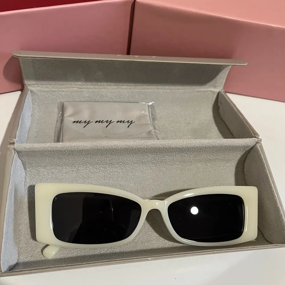 NWT Revolve my my my Dylan Sunglasses Y2K 90s Retro  Ivory - Image 6