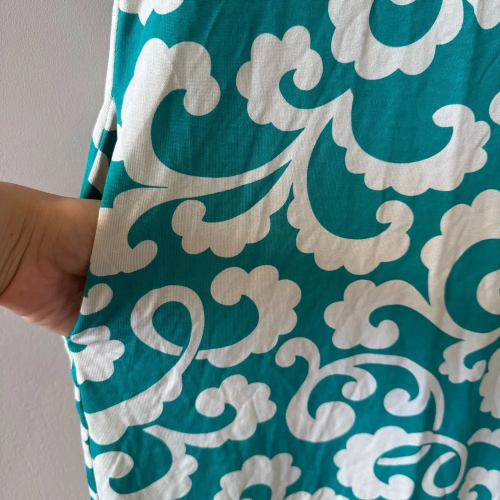 Diane Von Furstenberg 100% Silk Green and White Floral Short Sleeve Dress Size 4 - Image 6