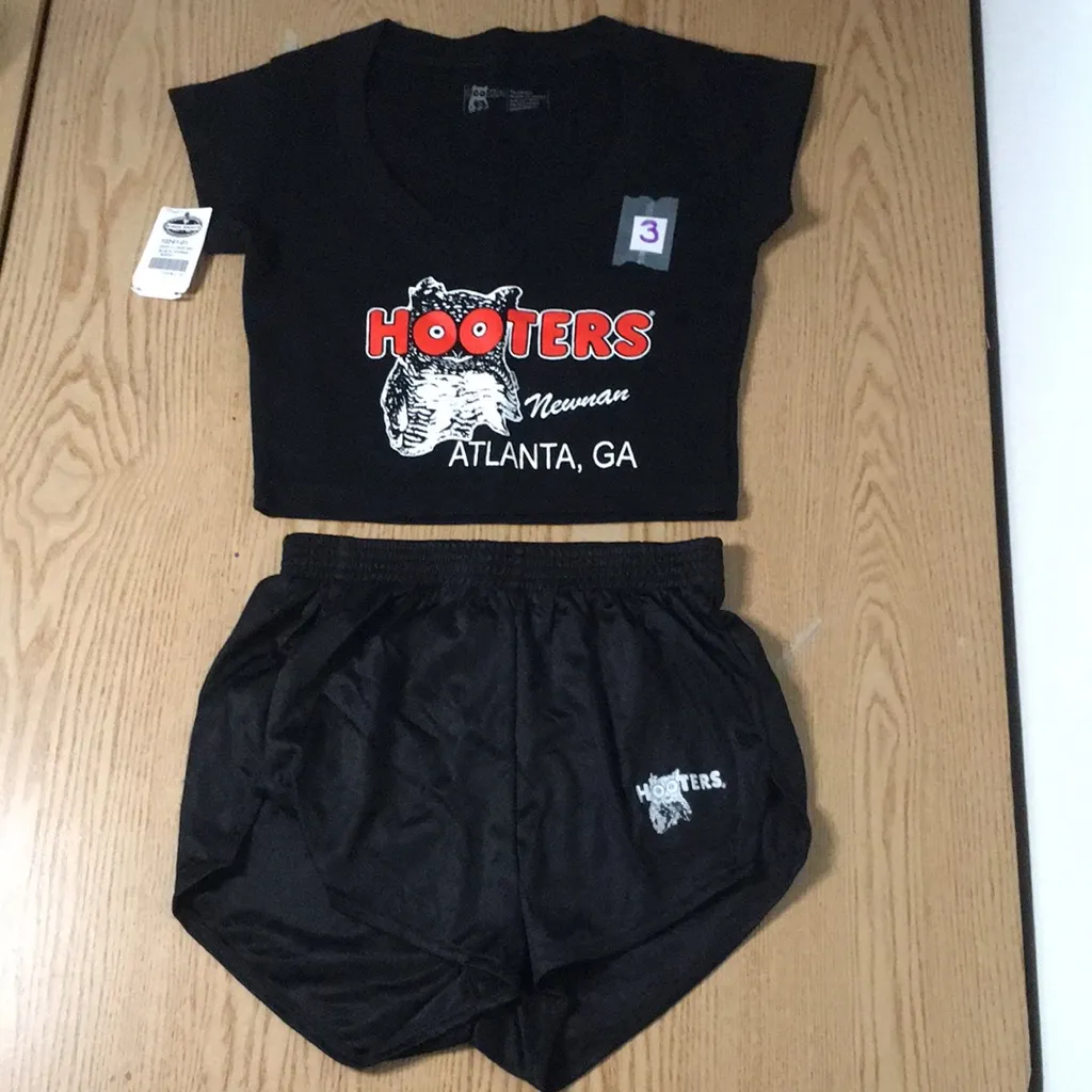 Bin 32 #3 New Hooters Girl Uniform Crop Top and Original Vintage Shorts GA XXS - Image 4