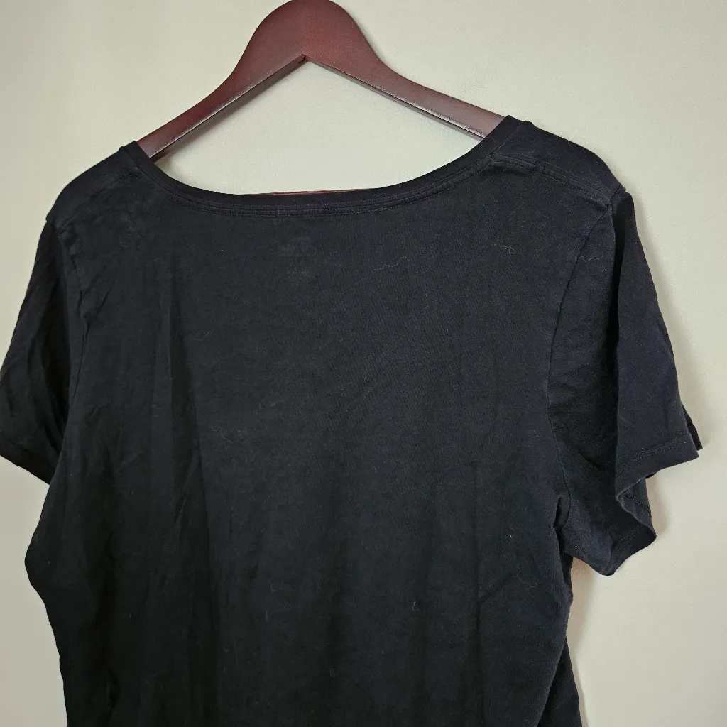 Old Navy Black Jack Short Sleeve V-Neck Tee Shirt Everywear Neutral Classic - Image 4