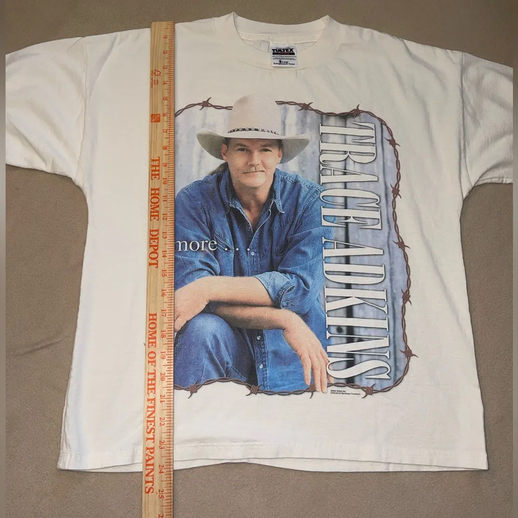 Vintage Y2K cream Trace Adkins More t-shirt top woman’s size XL country concert - Image 2