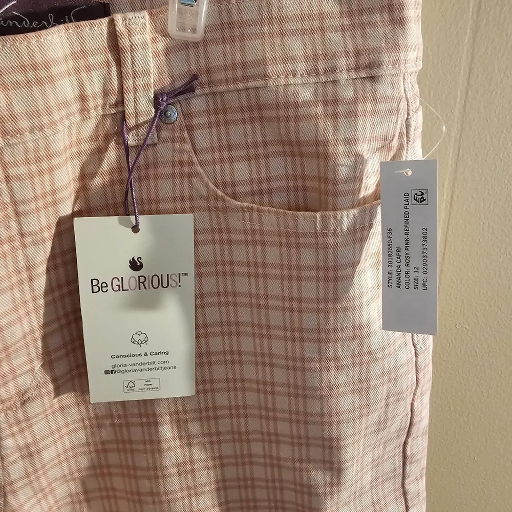 Gloria Vanderbilt Amanda Pink and White Gingham Plaid Capris - Image 4